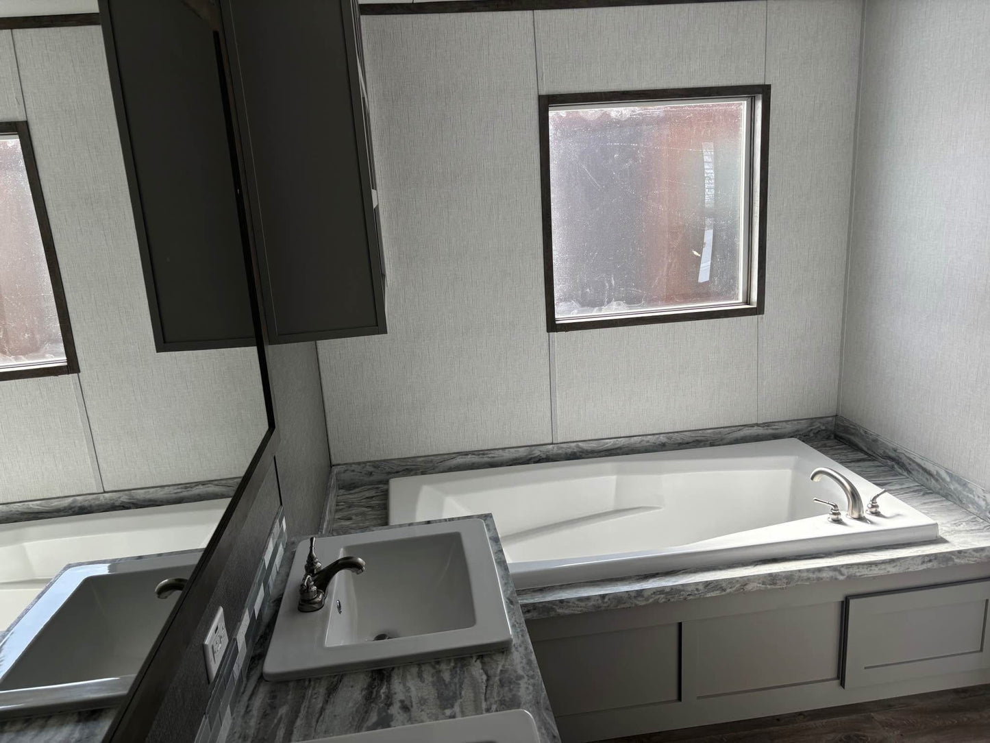 Mobile Home 3 bedroom 2 bath, 2,100sqft