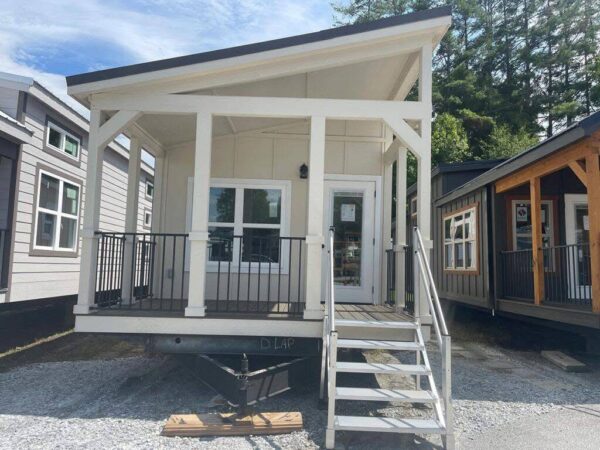 Tiny Mobile Home 396 sq ft, 1 bedroom, 1 bath