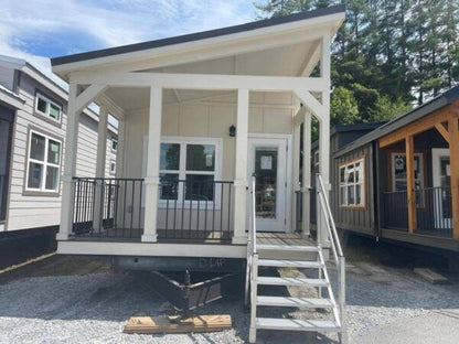 Tiny Mobile Home 396 sq ft, 1 bedroom, 1 bath