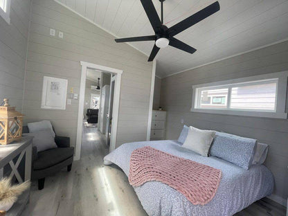 Tiny Mobile Home 396 sq ft, 1 bedroom, 1 bath