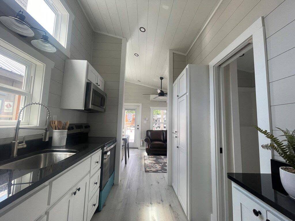 Tiny Mobile Home 396 sq ft, 1 bedroom, 1 bath