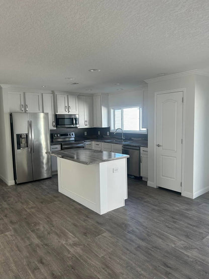 Mobile Home 32x64sqft – 3 Bedroom, 2 Bath