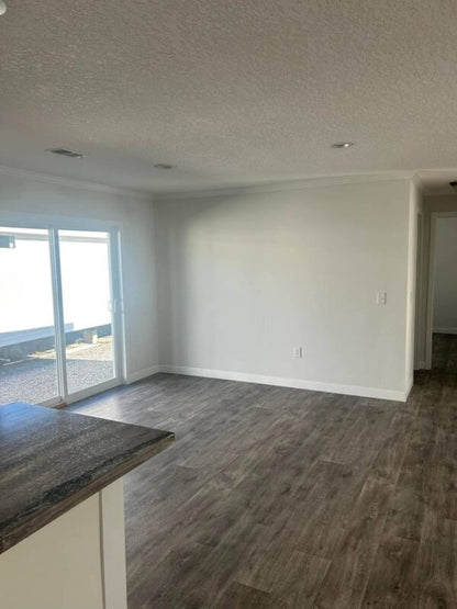 Mobile Home 32x64sqft – 3 Bedroom, 2 Bath