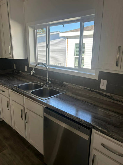 Mobile Home 32x64sqft – 3 Bedroom, 2 Bath