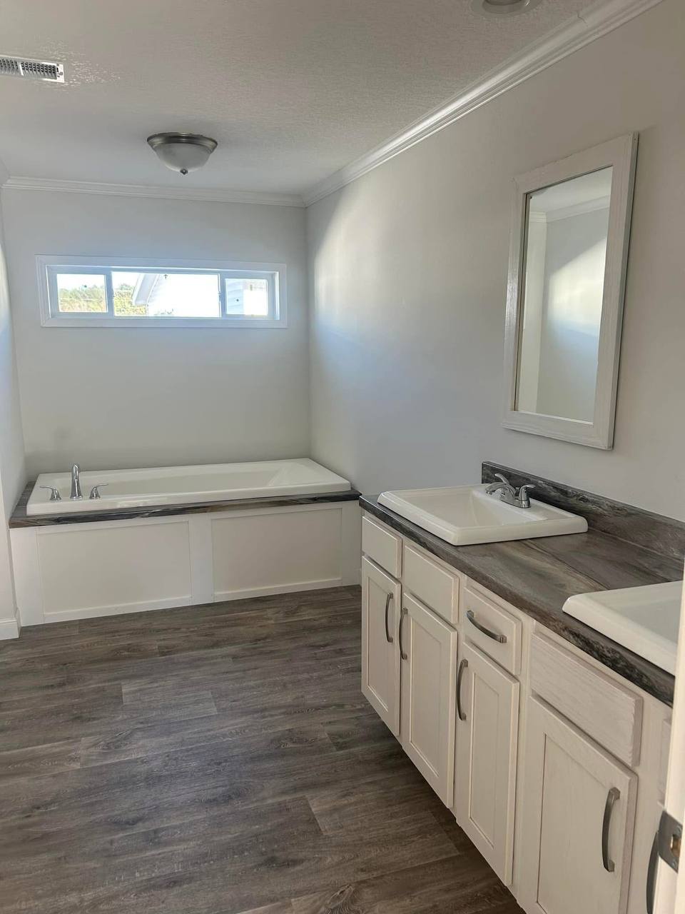 Mobile Home 32x64sqft – 3 Bedroom, 2 Bath