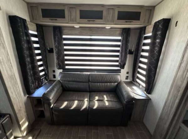 RV 2021 Forest River Arctic Wolf