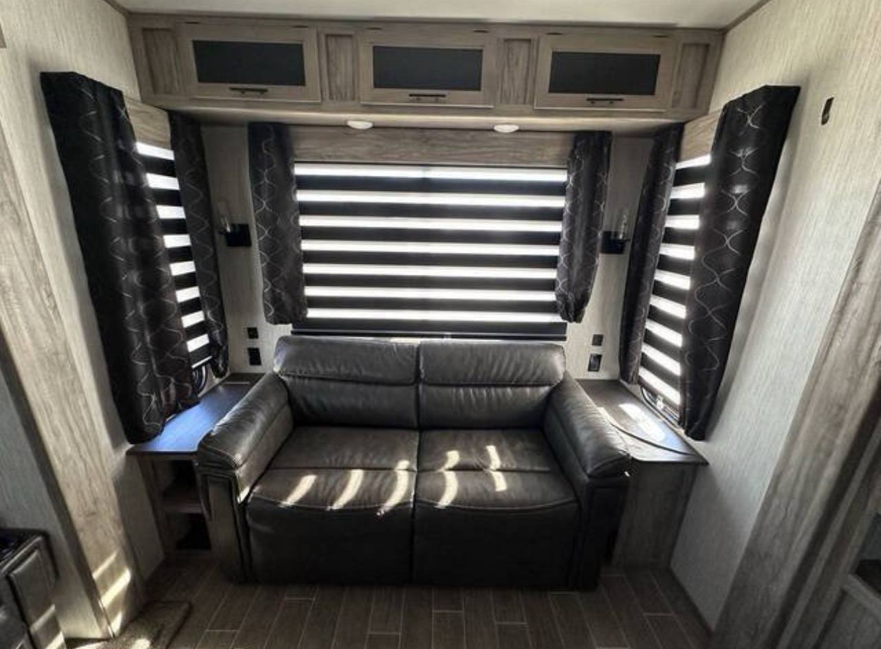 RV 2021 Forest River Arctic Wolf