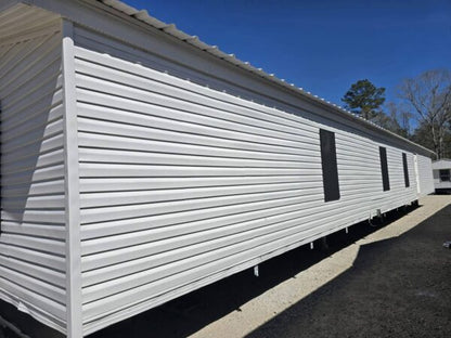 Ampl Mobile Home 16x76sqft – 3 Bedrooms, 2 Bathrooms