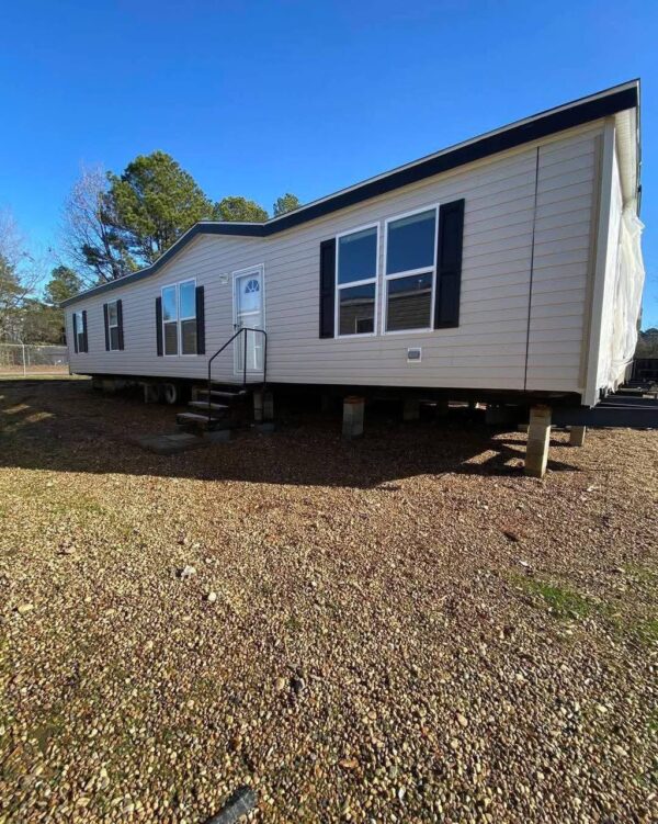 Mobile Home 4 Bedroom, 2 Bath 2,300 sq. ft