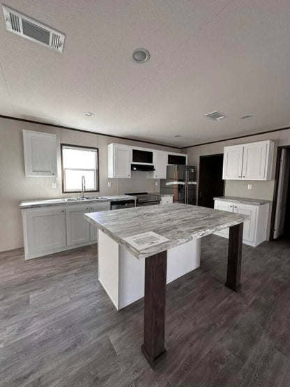 Mobile Home 4 Bedroom, 2 Bath 2,300 sq. ft