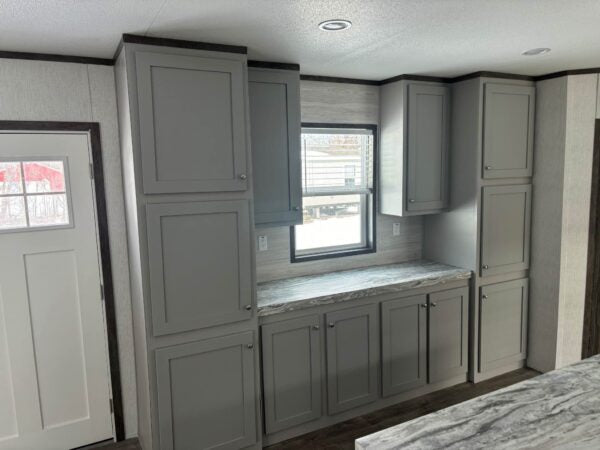 Mobile Home 3 bedroom 2 bath, 2,100sqft