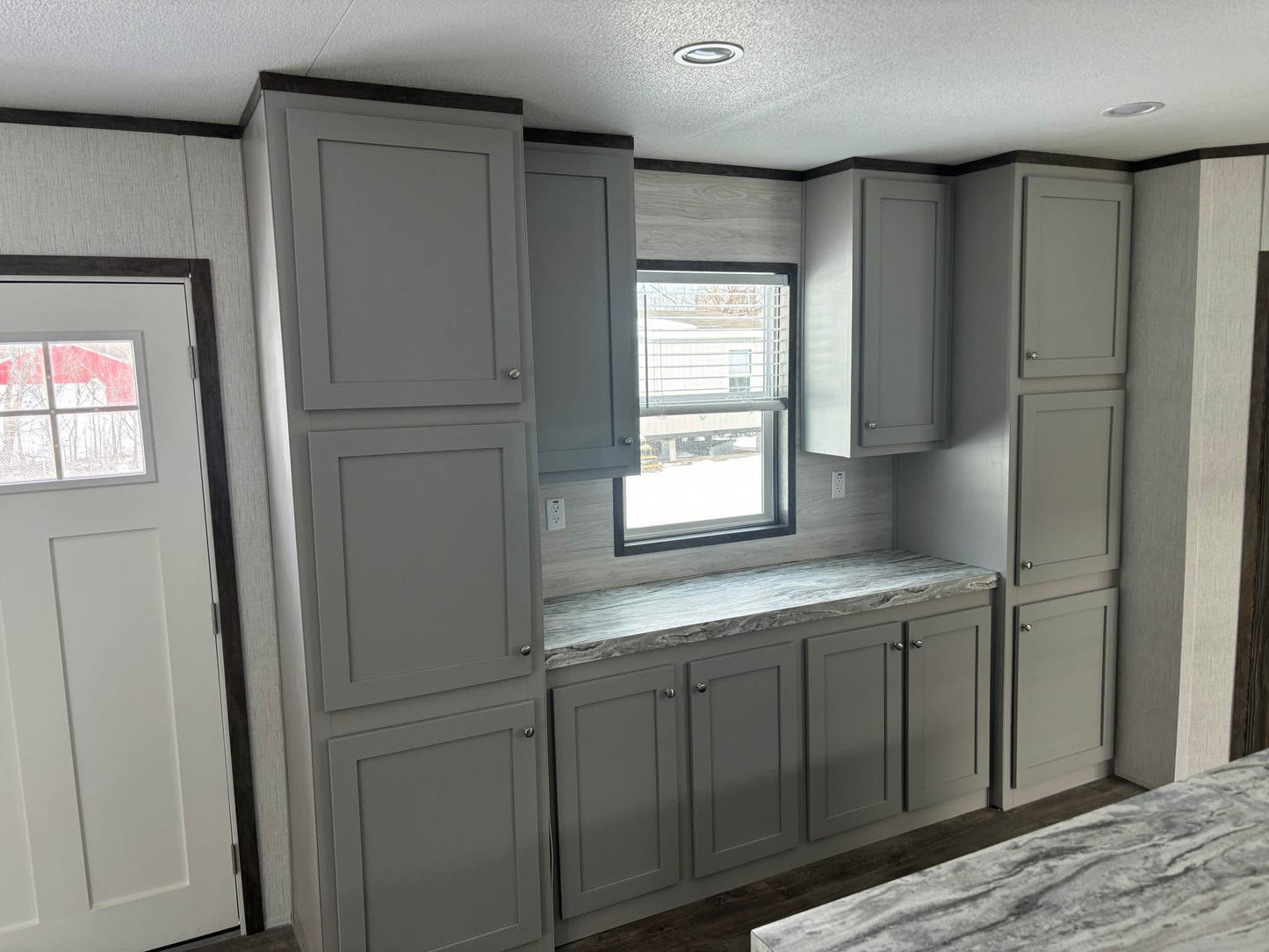 Mobile Home 3 bedroom 2 bath, 2,100sqft