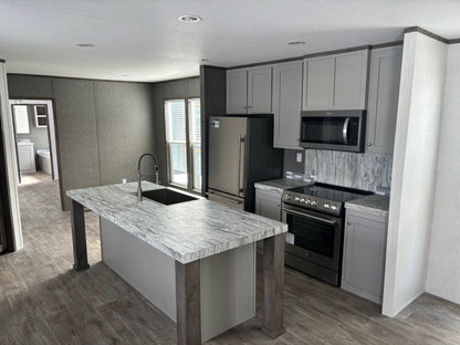 Mobile Home 3 bedroom 2 bath, 2,100sqft