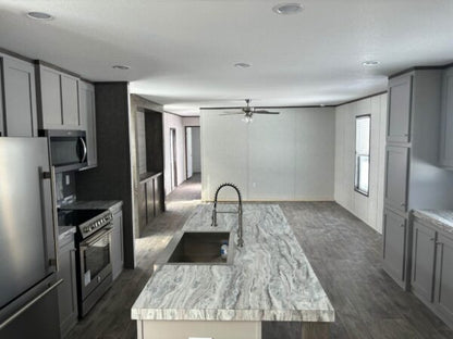 Mobile Home 3 bedroom 2 bath, 2,100sqft