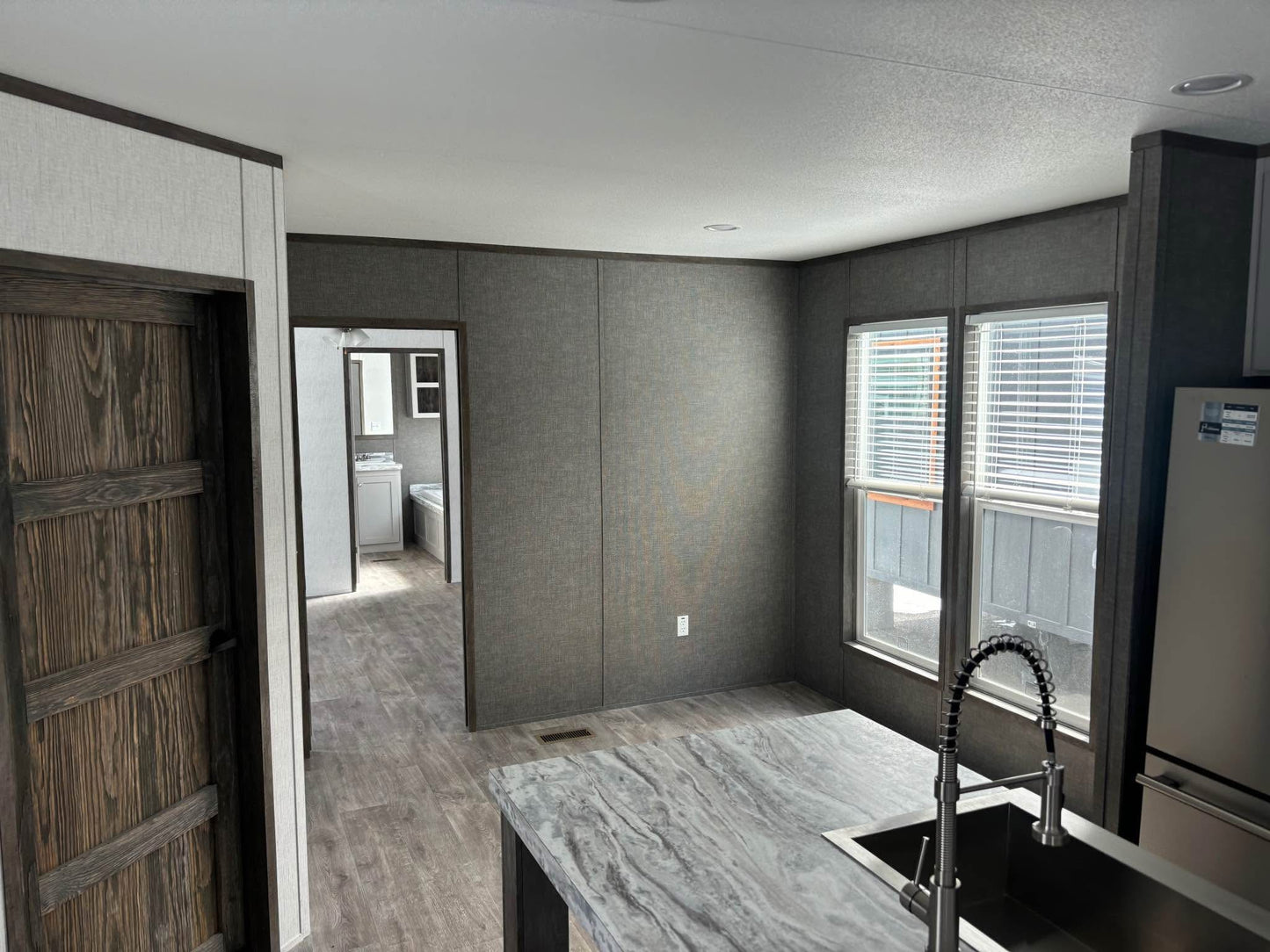 Mobile Home 3 bedroom 2 bath, 2,100sqft