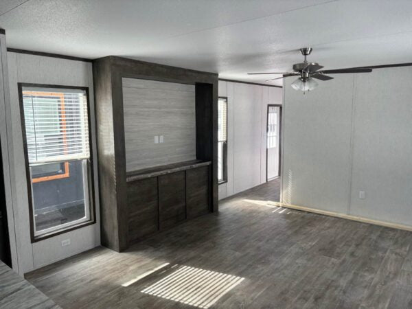 Mobile Home 3 bedroom 2 bath, 2,100sqft