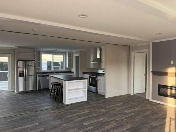 Mobile Home The Shadow 3 Bed 2 Bath. Size 28×60(56).