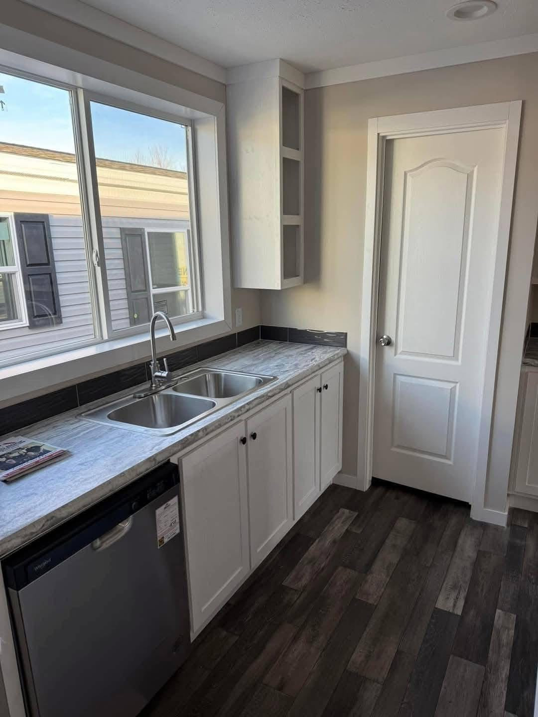 Mobile Home The Shadow 3 Bed 2 Bath. Size 28×60(56).