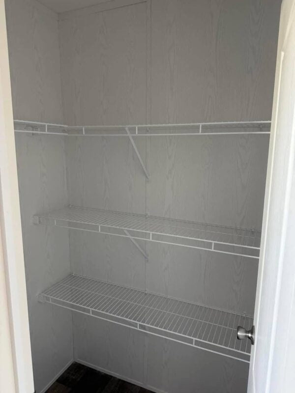 Mobile Home The Shadow 3 Bed 2 Bath. Size 28×60(56).