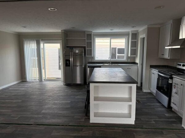 Mobile Home The Shadow 3 Bed 2 Bath. Size 28×60(56).