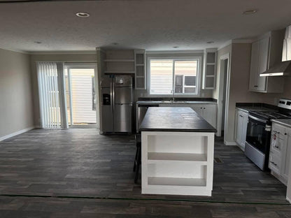 Mobile Home The Shadow 3 Bed 2 Bath. Size 28×60(56).