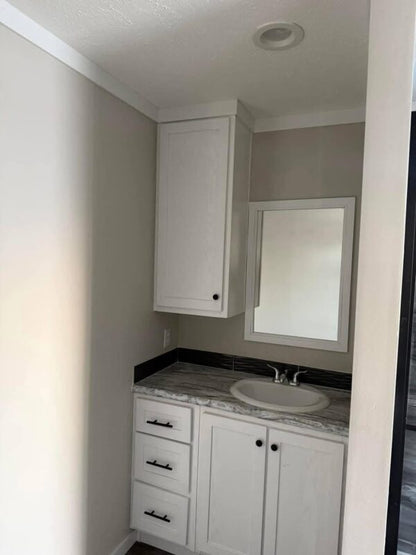 Mobile Home The Shadow 3 Bed 2 Bath. Size 28×60(56).