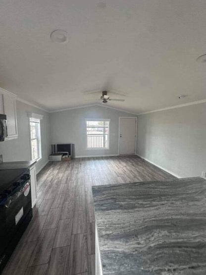 Mobile Home 2 bedrooms 2 bath, 1700sqft