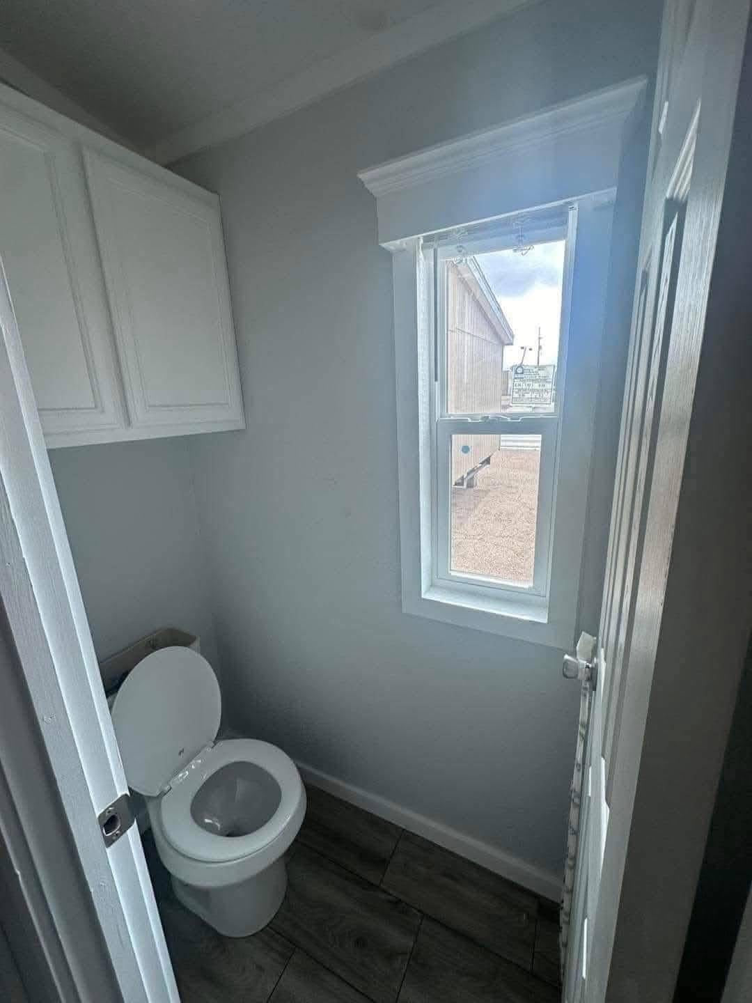 Mobile Home 2 bedrooms 2 bath, 1700sqft