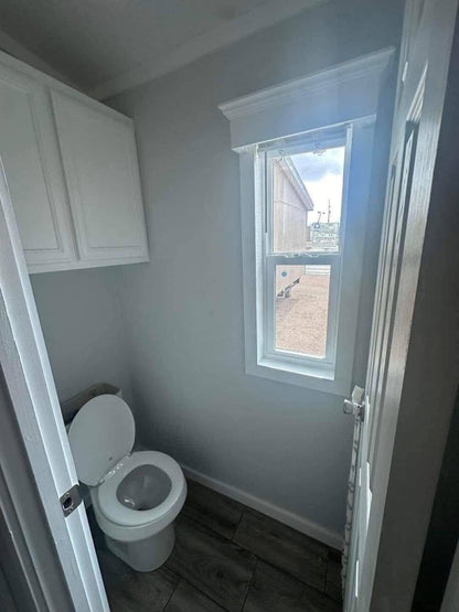 Mobile Home 2 bedrooms 2 bath, 1700sqft