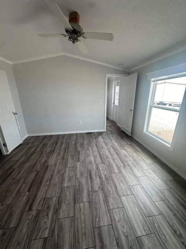 Mobile Home 2 bedrooms 2 bath, 1700sqft