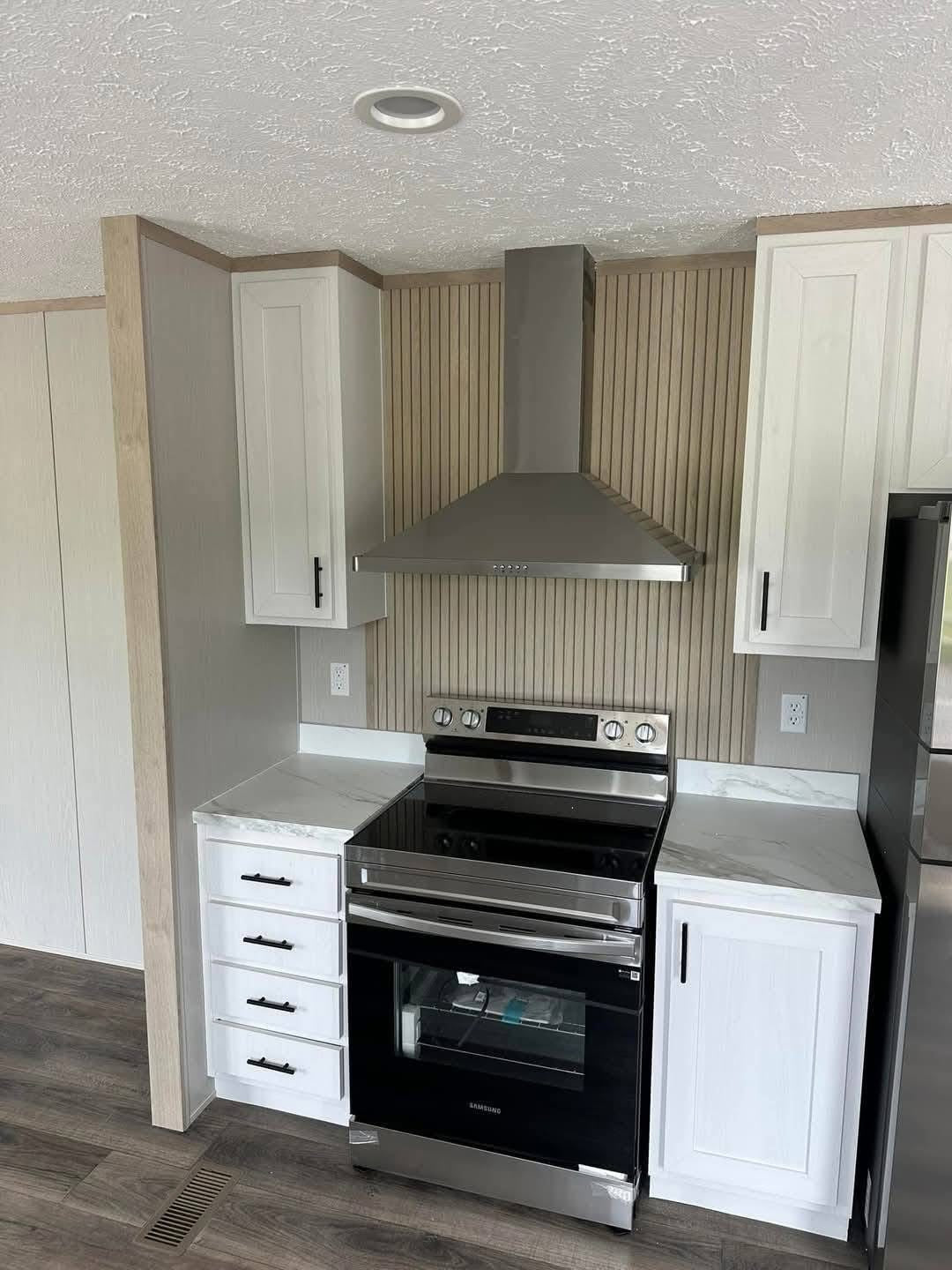 Mobile Home The Hartford 3 Bed 2 Bath. Size 28×44(40)sqft