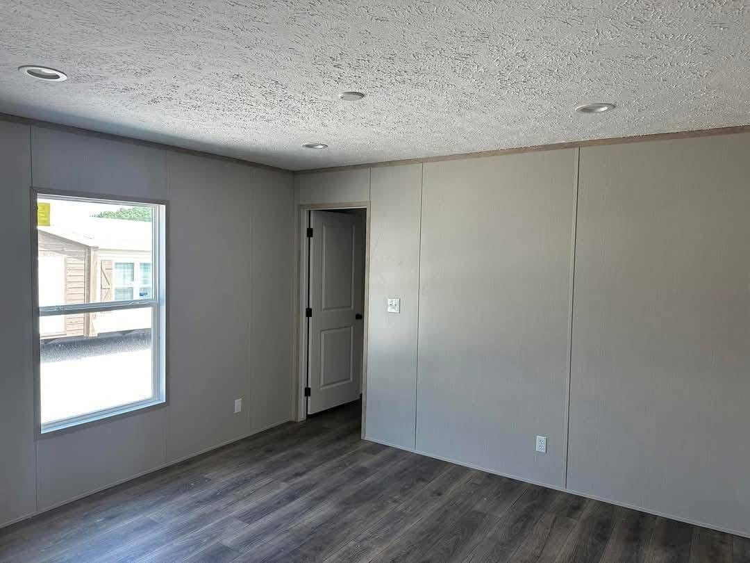 Mobile Home The Hartford 3 Bed 2 Bath. Size 28×44(40)sqft