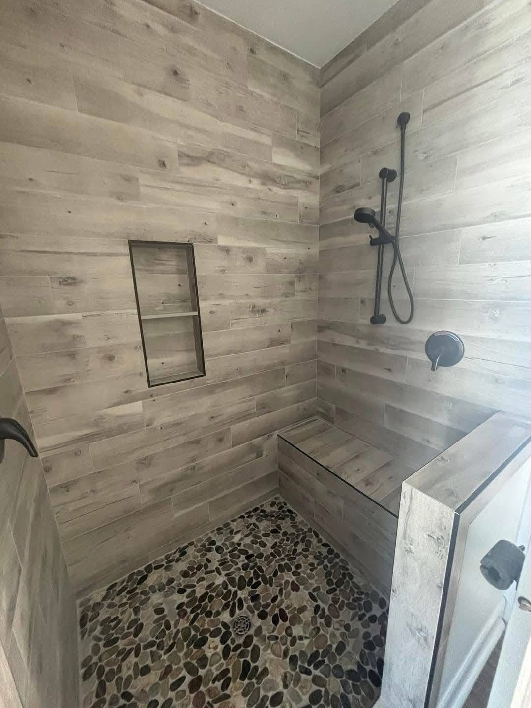 Mobile Home 3 bedrooms 2 baths, 2040sqft