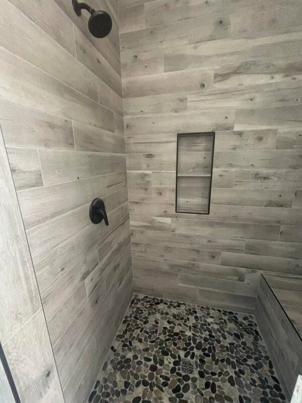 Mobile Home 3 bedrooms 2 baths, 2040sqft