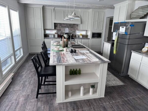 Mobile Home The Oak Creek m2 2040sqft 3 or 4 bedroom 2 bath