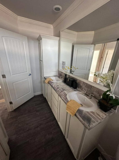 Mobile Home The Oak Creek m2 2040sqft 3 or 4 bedroom 2 bath