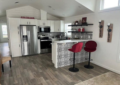 Mobile Home, 1 bedroom 1 Bath, 800sqft