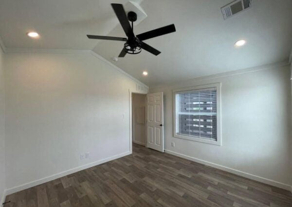 Mobile Home, 1 bedroom 1 Bath, 800sqft