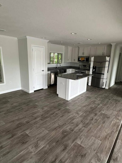 Mobile Home 3 Bedrooms | 2 Bathrooms | 810 Sqft