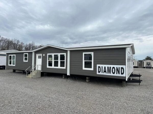 Mobile Home The Diamond 3 Bedroom | 2 Bath | 32 x 64™ (60)