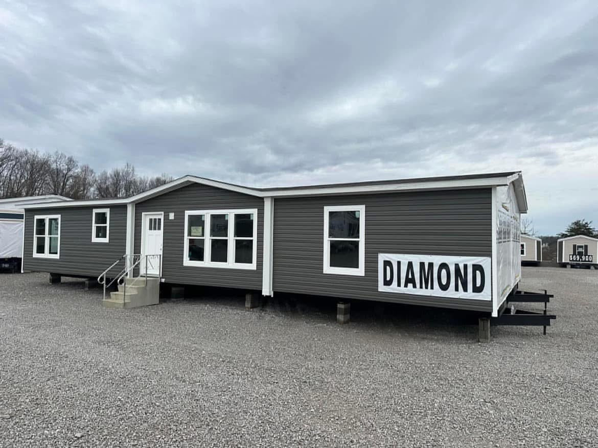 Mobile Home The Diamond 3 Bedroom | 2 Bath | 32 x 64™ (60)