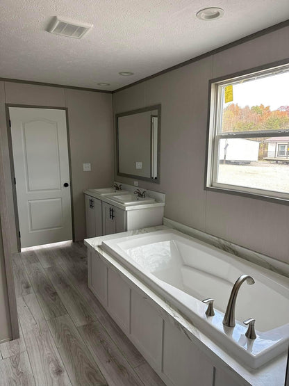 Mobile Home The Diamond 3 Bedroom | 2 Bath | 32 x 64™ (60)