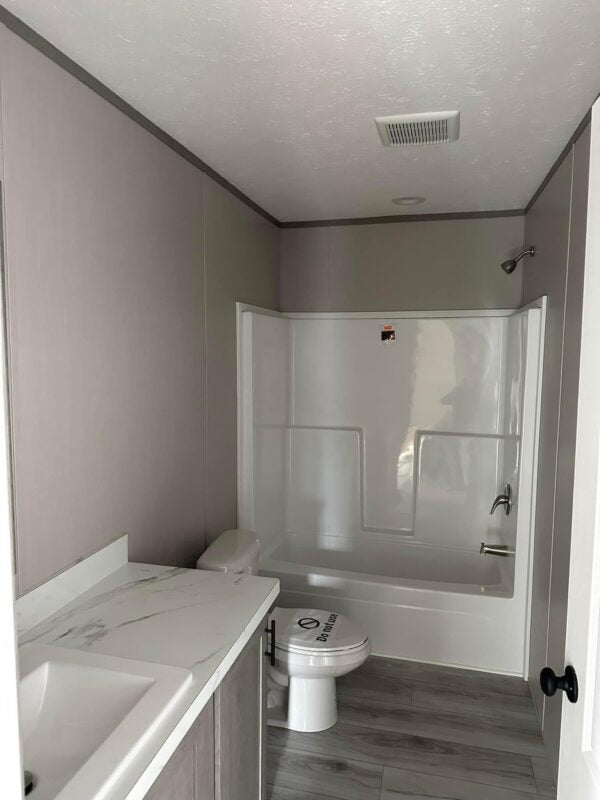 Mobile Home The Diamond 3 Bedroom | 2 Bath | 32 x 64™ (60)