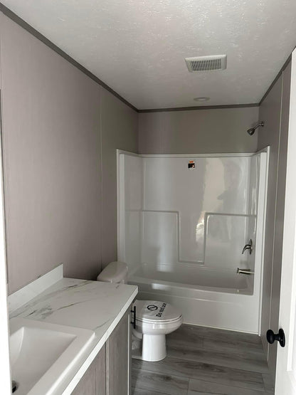 Mobile Home The Diamond 3 Bedroom | 2 Bath | 32 x 64™ (60)