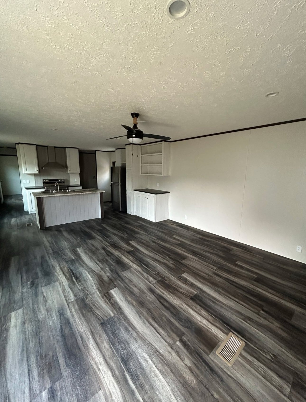 Mobile Home 3bedroom 2baths 1140sqft