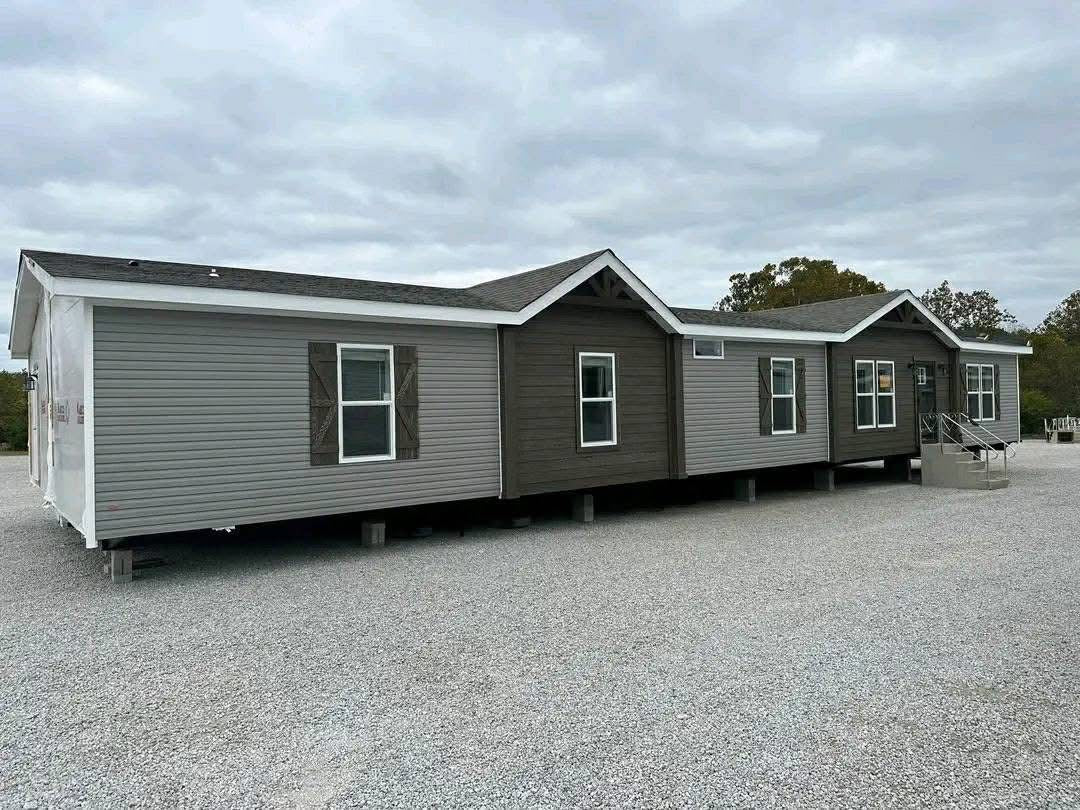 Mobile Home The Presley 4bedroom 3 bath sqft 32’ X 82’