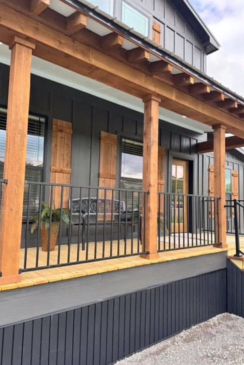 Barndominium (4000sqft 4bed 2bth )