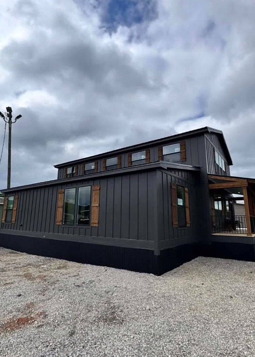 Barndominium (4000sqft 4bed 2bth )