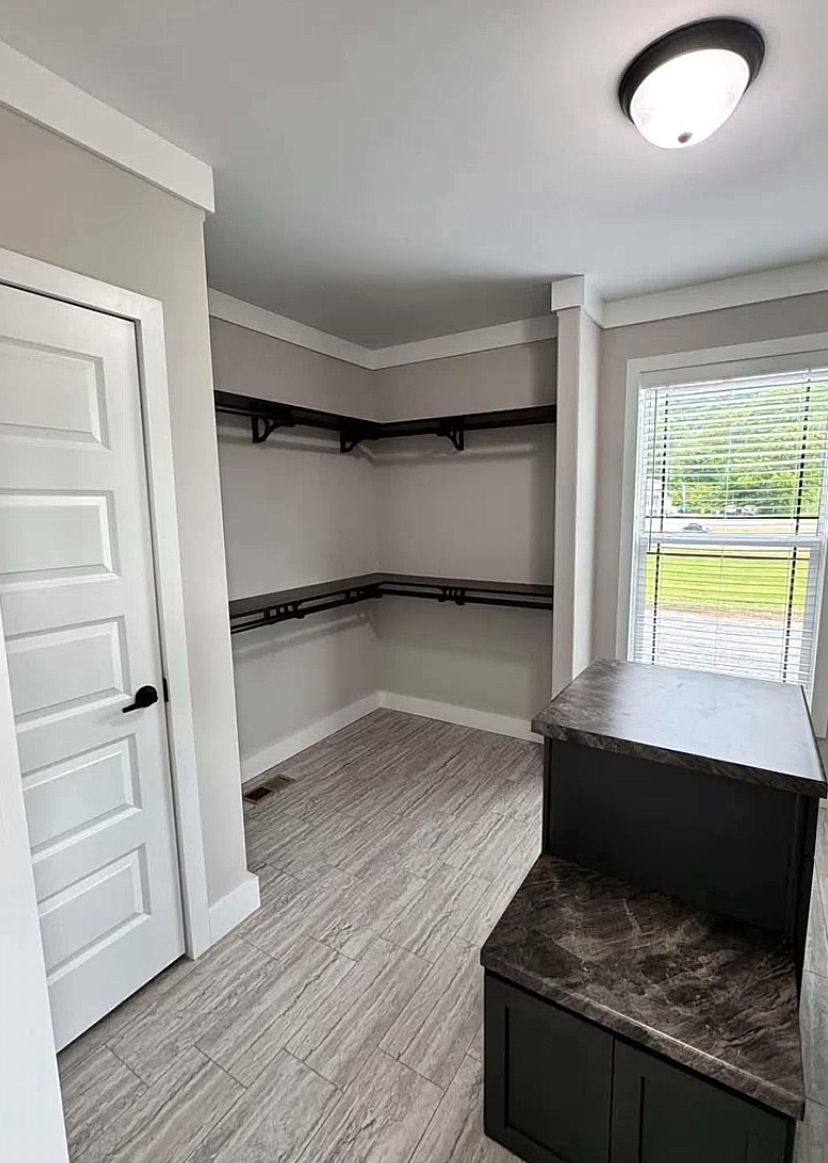 Barndominium (4000sqft 4bed 2bth )